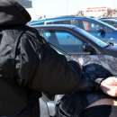 Задържаха криминално проявен столичанин, превозващ нелегално чужденци
