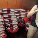В държавната администрация: 10 000 свободни места и 10 000 пенсионери