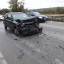 Две леки коли се удариха на главен път Е-79 на входа на Мездра
