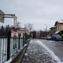 Неправилно паркирани автомобили пречат на снегопочистващата техника в Мездра