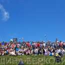 Близо 200 любители на планината минаха по стъпките на Вазов до връх Ком