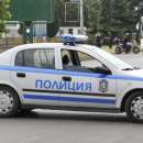 Стабилно пиян бутна колата си в метална ограда и избяга, хванаха го бързо