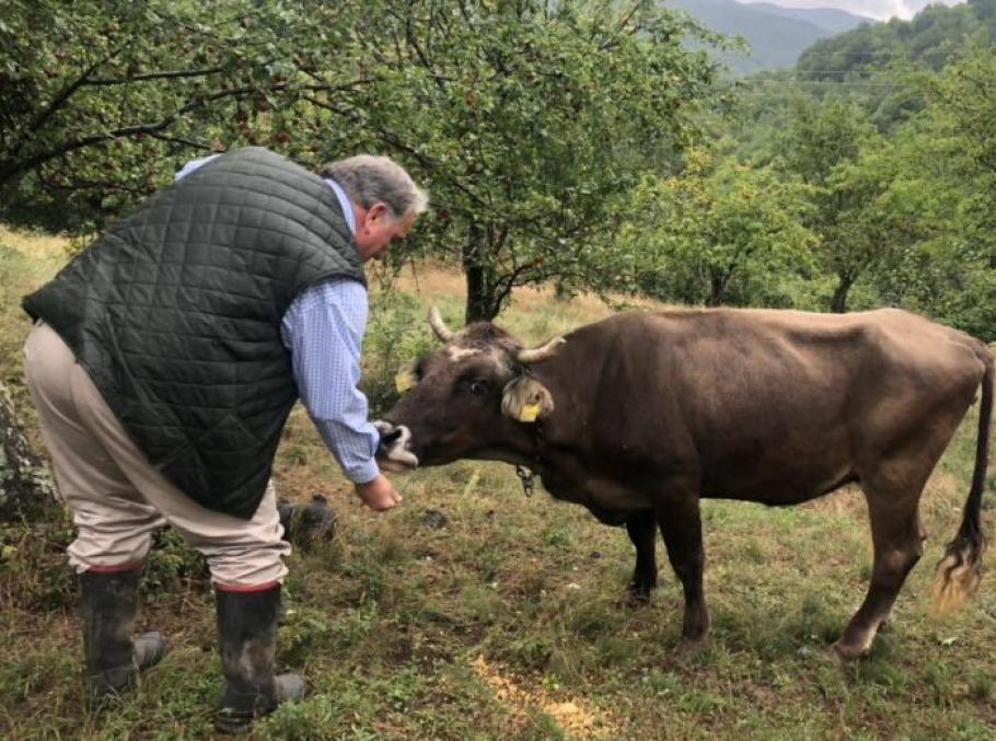  Белгийският евродепутат Джон Флаг гостува на Пенка в село Мазарачево