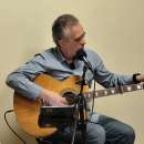 Поетът с китара Пламен Сивов гостува в Мездра