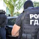 ГДБОП задържа четирима за контрабанда на цигари, единия от който - полицай