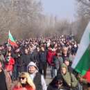 Мост през Дунав има, път до моста - Не