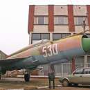Две монтански села пазят самолети на площадите си